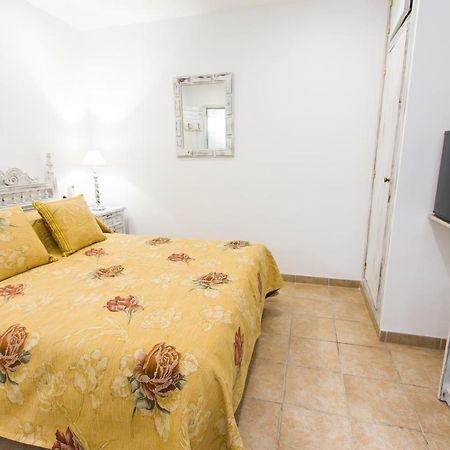 Hostal La Estrella Marbella Bagian luar foto