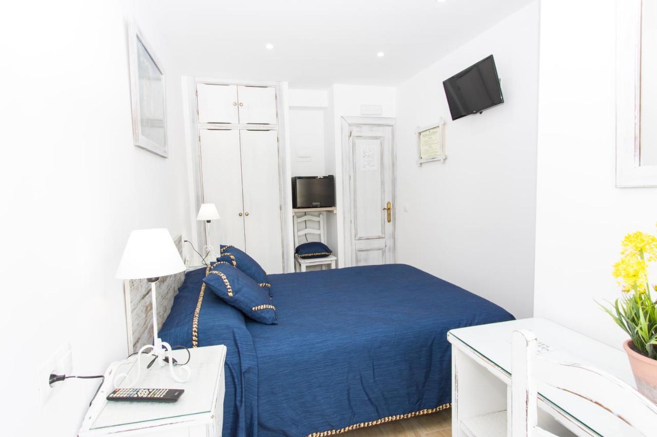 Hostal La Estrella Marbella Bagian luar foto