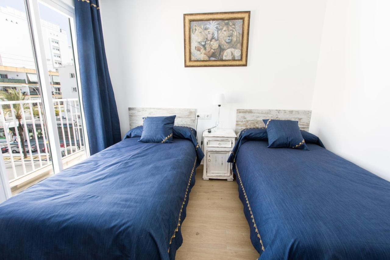 Hostal La Estrella Marbella Bagian luar foto