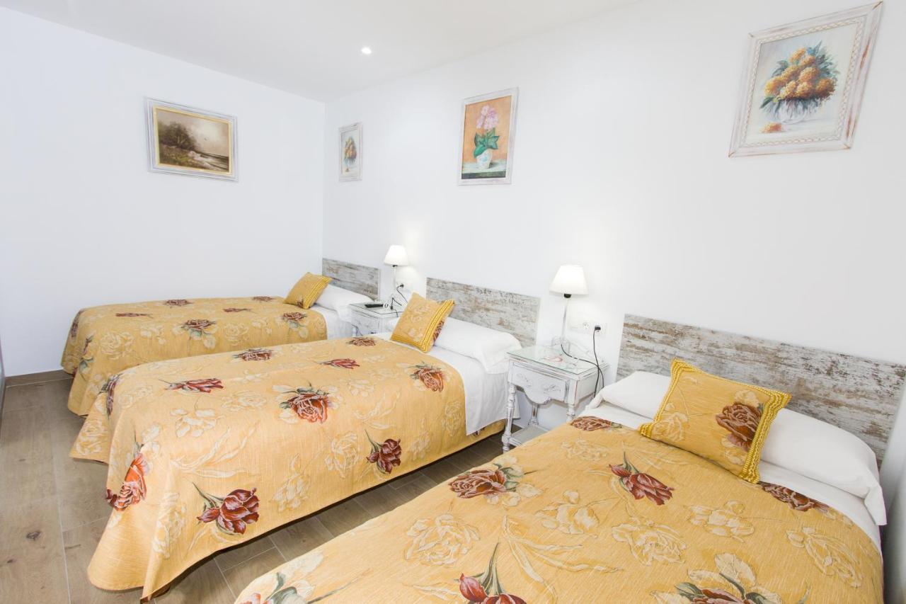 Hostal La Estrella Marbella Bagian luar foto