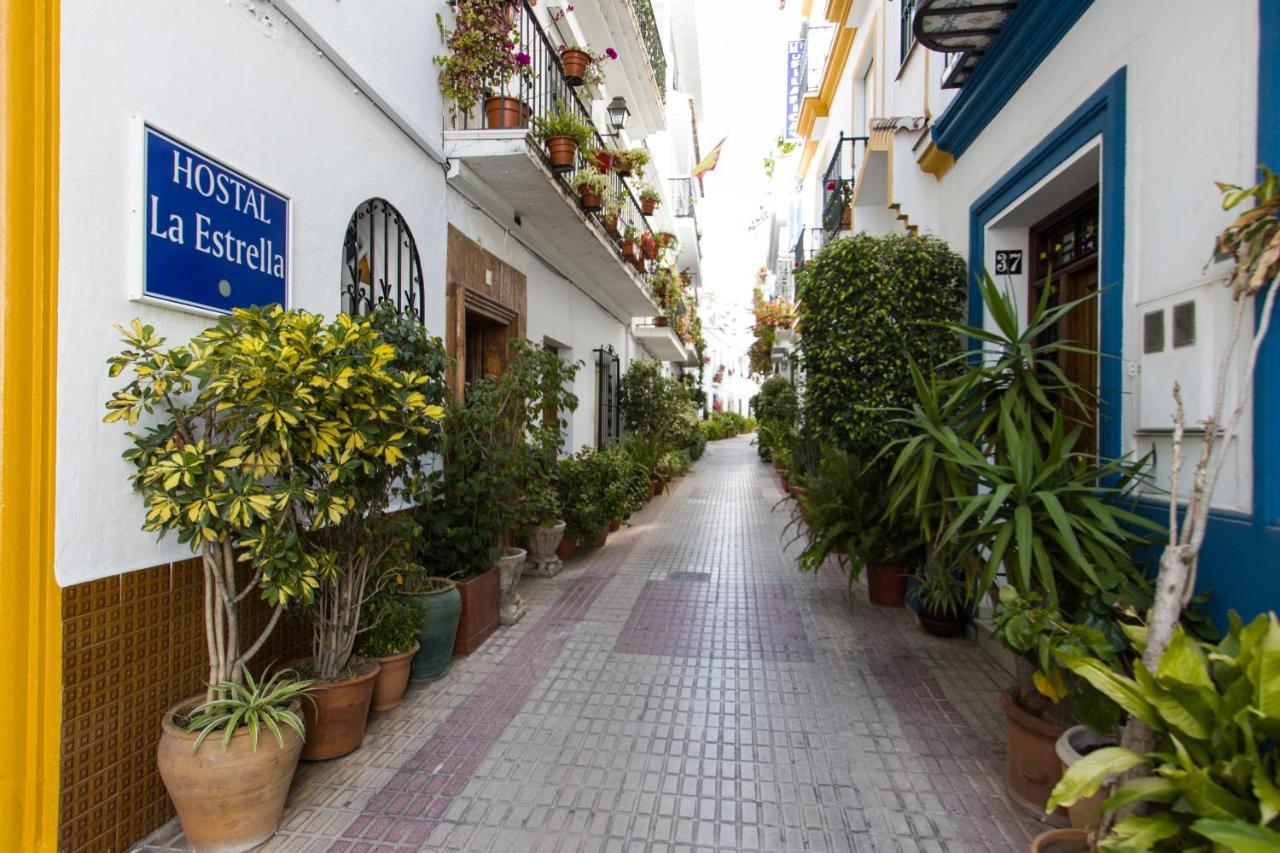 Hostal La Estrella Marbella Bagian luar foto