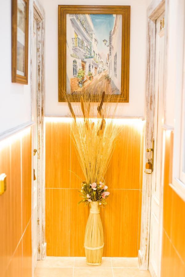 Hostal La Estrella Marbella Bagian luar foto