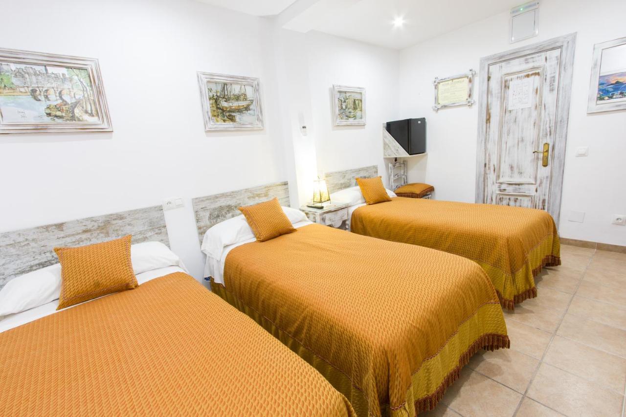 Hostal La Estrella Marbella Bagian luar foto